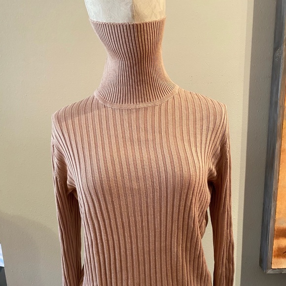 Neiman Marcus Dusty Rose Silk Turtleneck Size XL - Picture 2 of 6